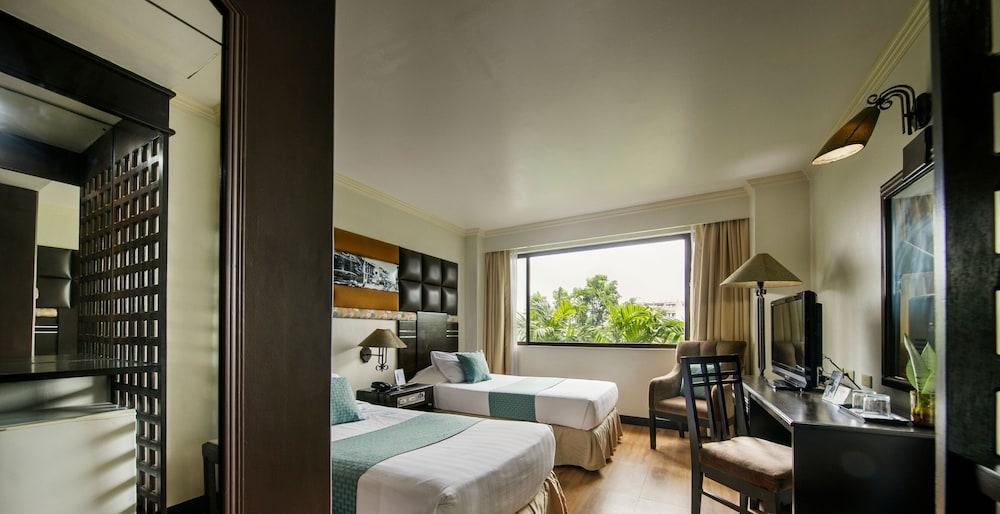 The Bellavista Hotel Мактан Екстер'єр фото