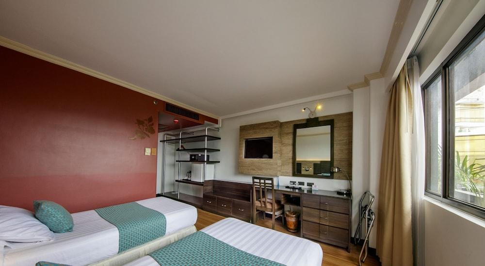 The Bellavista Hotel Мактан Екстер'єр фото